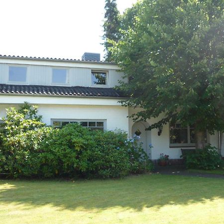 Eggers - Gemuetliche Ferienwohnung Im Erdgeschoss Wallsbull Exterior foto
